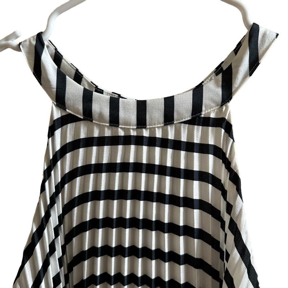 Lulu's white and black dress Dance it out pleated halter mini shift dress M
